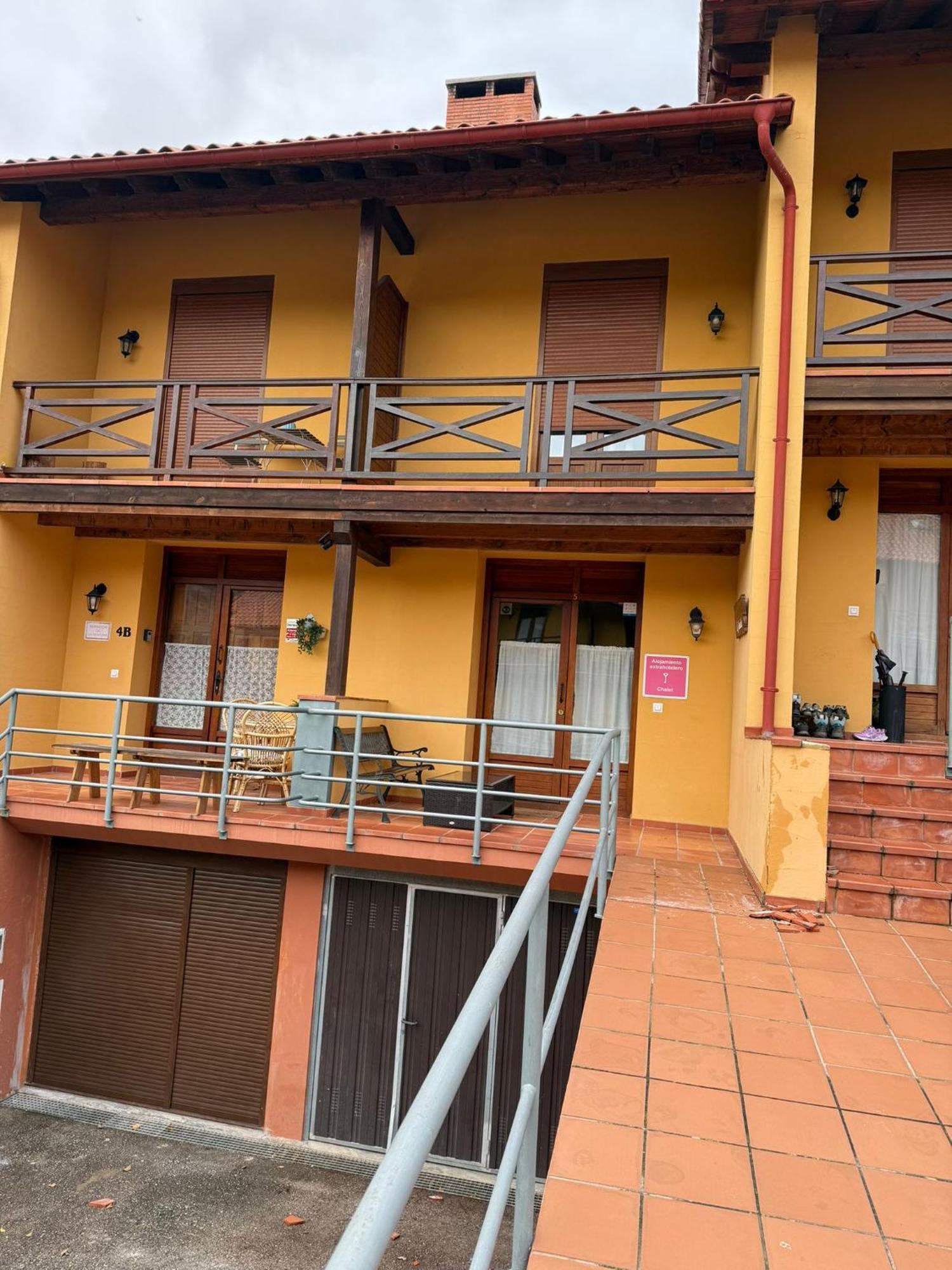 Chalet Turistico La Jenduda 奥耶多 外观 照片
